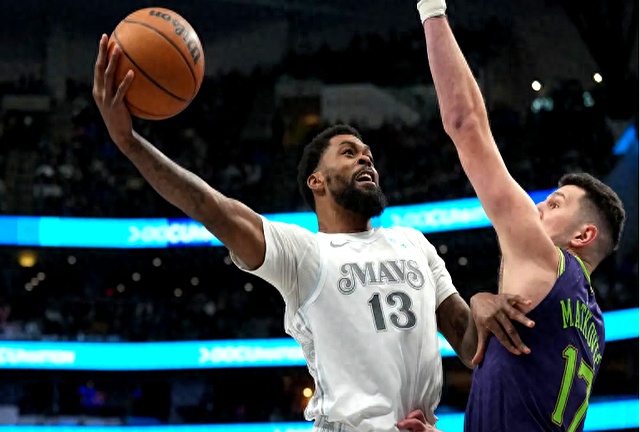 里昂大将出击，锋线配合精准犀利得分