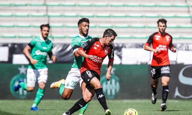 圣埃蒂安击败洛里昂，保持不败纪录