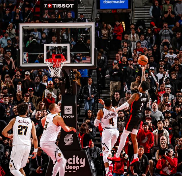 热火不敌开拓者，约基奇独得分