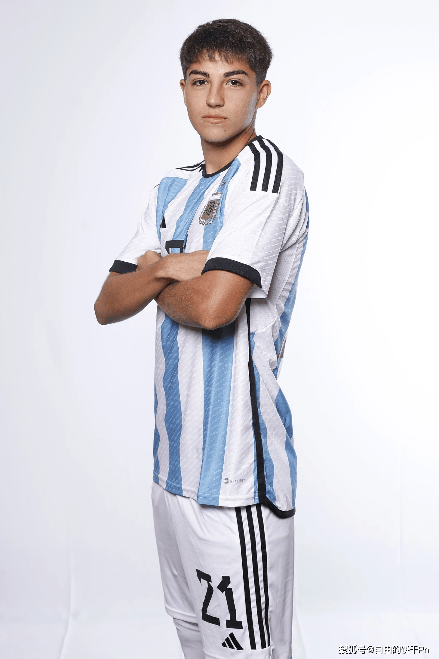 阿根廷男子篮球新星崭露头角,助力国家夺冠 阿根廷男子篮球新星崭露头角,助力国家夺冠