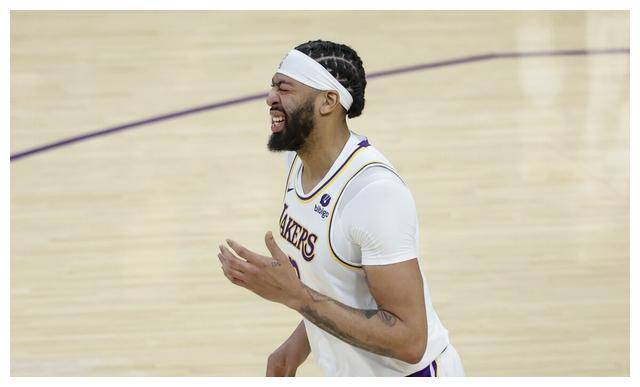 包含湖人战胜魔术,浓眉哥再次爆砍分的词条 包含湖人战胜魔术,浓眉哥再次爆砍分的词条