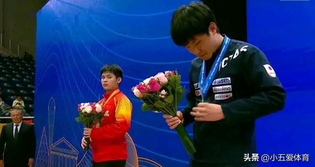 包含英国乒乓球队轻取中国乒乓球队，张本智和关键制胜的词条