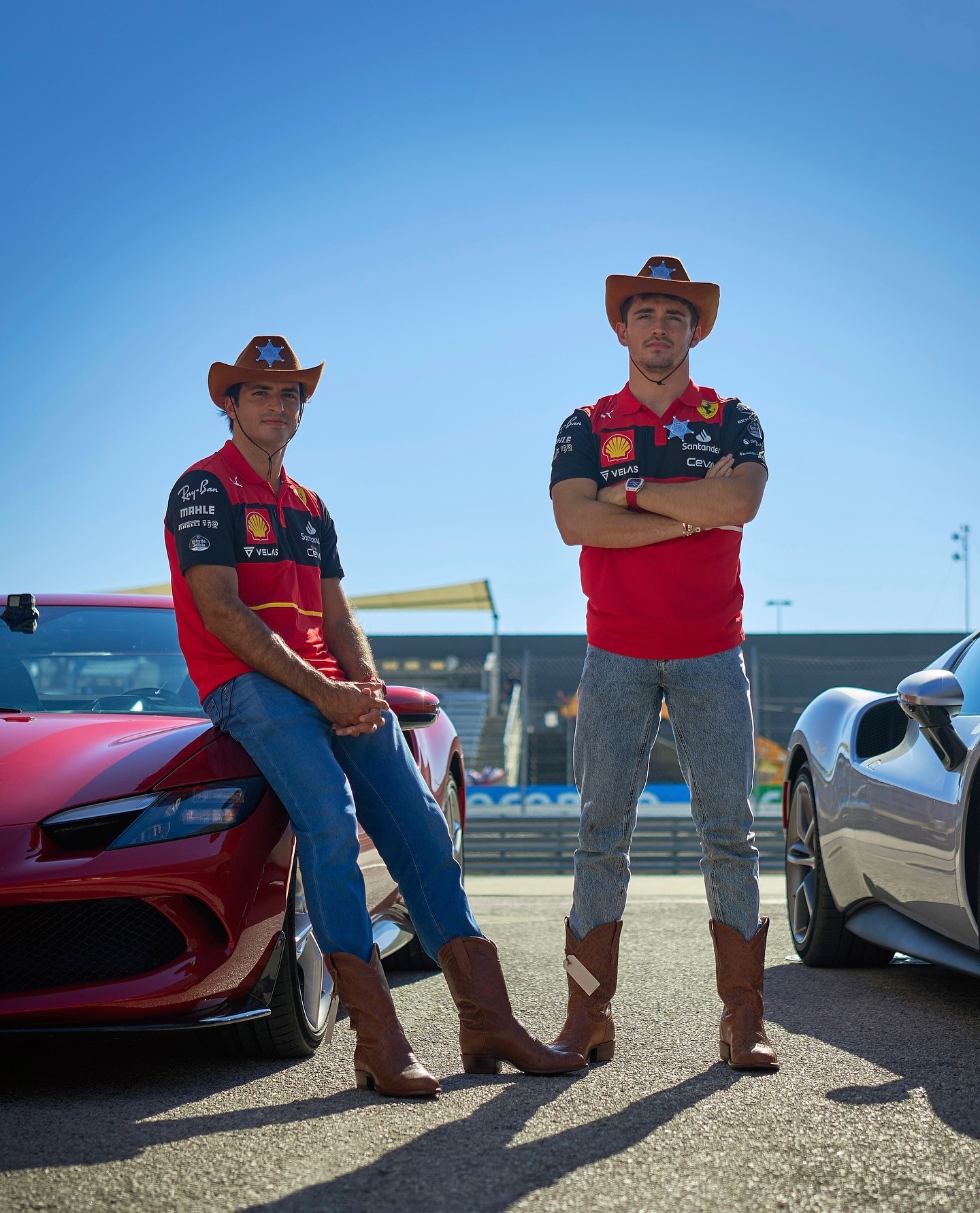 梅赛德斯力克法拉利,塞恩斯带队取胜 梅赛德斯力克法拉利,塞恩斯带队取胜