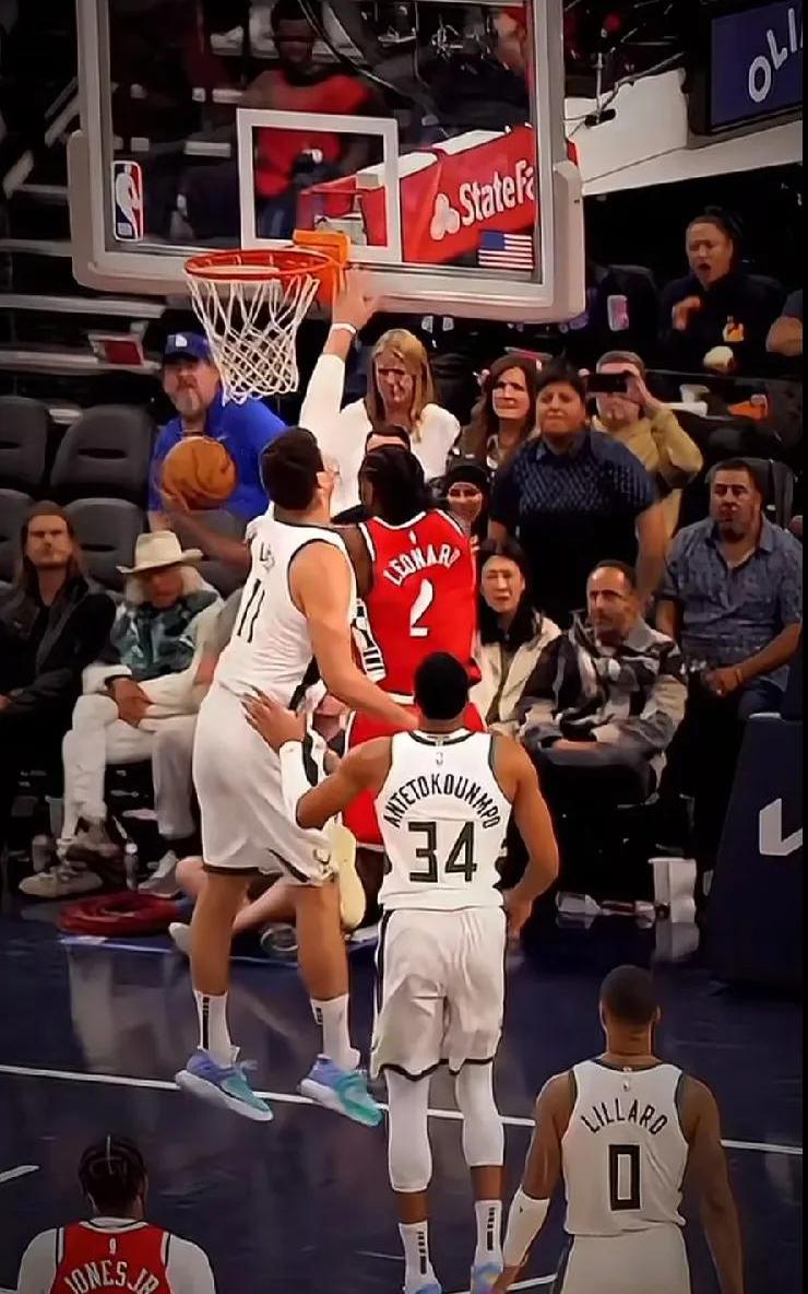 雷霆碾压雄鹿，伦纳德关键制胜