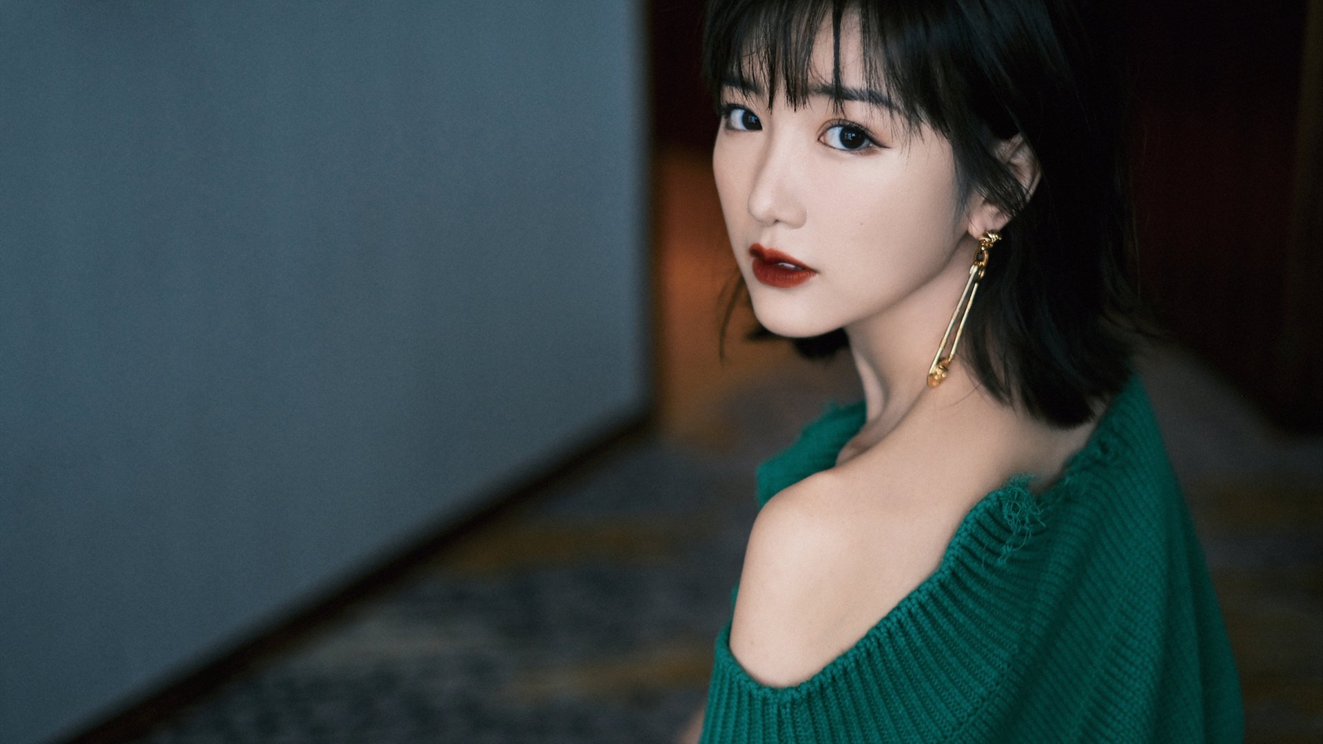 黄色水坝锁深蓝，利刃出鞘见星光，阿尔瓦雷斯的生涯之夜与比利亚雷亚尔的战术完胜