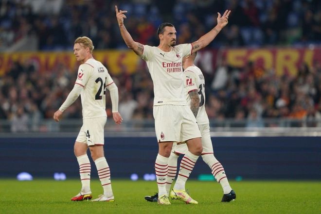 欧冠决赛之夜，伊布连续得分拉开差距