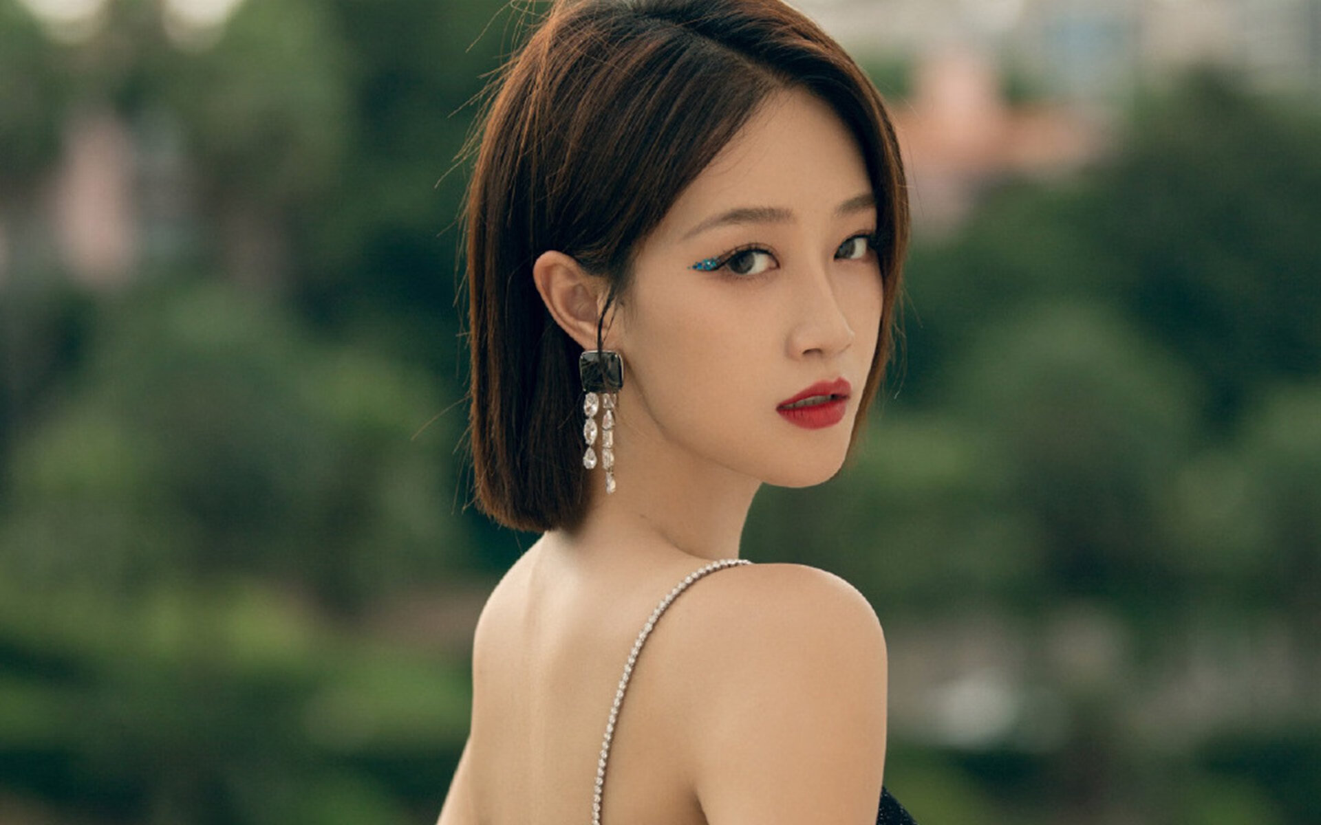 欧冠淘汰赛之夜，那个被称为暗夜游龙的阿坎吉，如何持续制造杀伤？